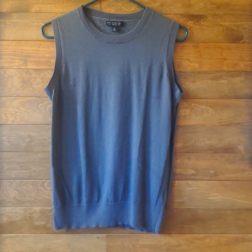 Banana Republic Merino Wool Size Medium